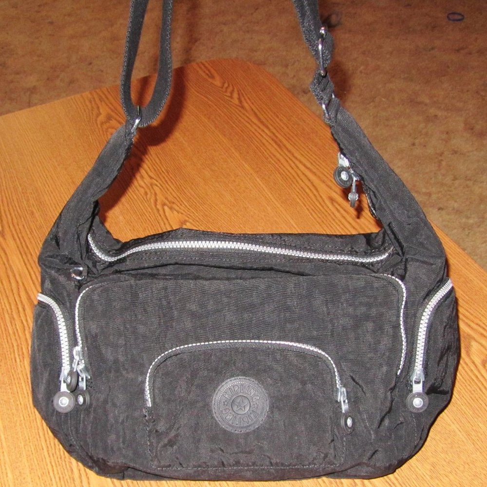 Kipling Europa in Black - Excellent Pre-Owned Condition - Includes Monkey!!!